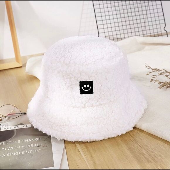 NWT Wool + Pepper Co. Fuzzy Smiley Bucket Hat - Picture 4 of 5